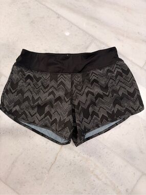 NWT Rabbit Run 4" Hopper Running Shorts Size Small